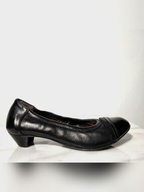 Final Sale - AGL Black Leather w/Patent Toe Capped Ballet Flats w/Pleated Ruffle